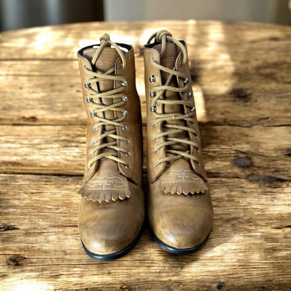 Ariat Size 5.5 ATS Tan leather Lace‎ Up Boots with Vintage Appeal